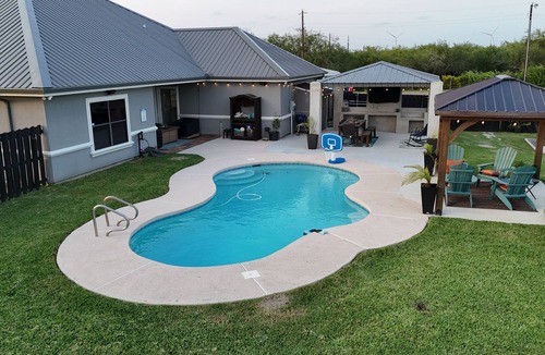 Rio Hondo House | Casa Las Tortugas - 3bd home w/Pool - Arroyo City