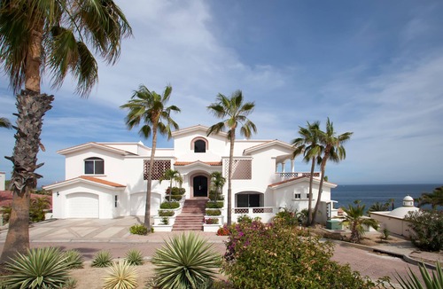 Cabo Bello Villa | Casa Las Vistas, Luxurious Villa with an Ocean & Arch View