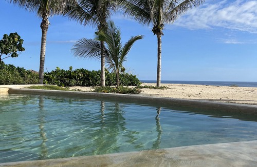 Puerto Escondido Villa | Casa Lyuu - Tropical Beachfront Villa - Your Perfect Getaway in Puerto Escondido