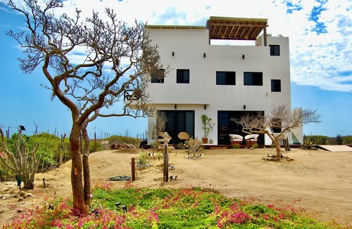 Cerritos Villa | Casa Magica is a 3-bedroom Baja Sur Beachfront Oasis with a Rooftop Pool