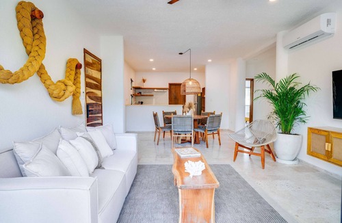 Puerto Aventuras Apartment | Casa Manglar – Modern Comfort with Golf Course Views