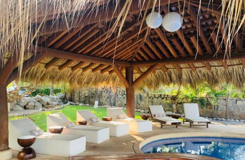 Troncones Bed & Breakfast | Casa Manzanillo - Sunset Room - Ocean Front Room at Exceptional Beach Front Location