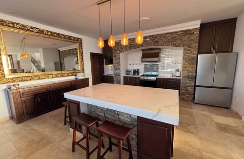 Parras de la Fuente House | Casa María, Elegant Modern Retreat with Private Pool
