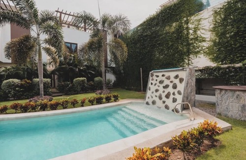 San Francisco House | Casa Mercurio is your out of this world Getaway