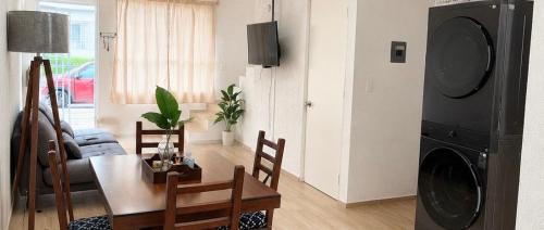 Tlajomulco de Zuniga Apartment | Casa Moderna Cerca Aeropuerto y Arena VFG
