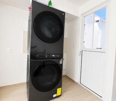 Tlajomulco de Zuniga Apartment | Casa Moderna Cerca Aeropuerto y Arena VFG