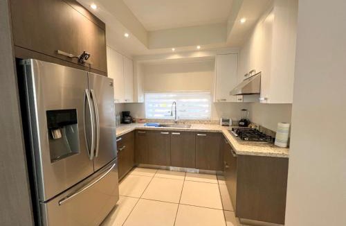 Hermosillo House | Casa Moderna en privada con Alberca 5 min del Aeropuerto y Consulado Americano
