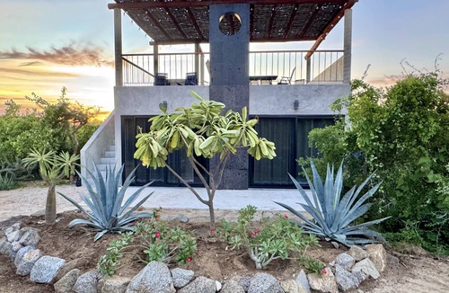 Los Zacatitos House | Casa Moonshine Three Casitas- Private pool, AC, short walk to a beautiful beach!