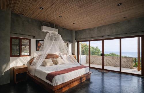 Barra de Colotepec Villa | Casa Moorea - Steps to Beach