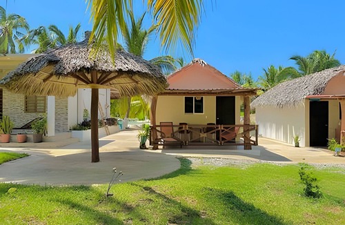 Saladita House | Casa Luna Playa la saladita surf