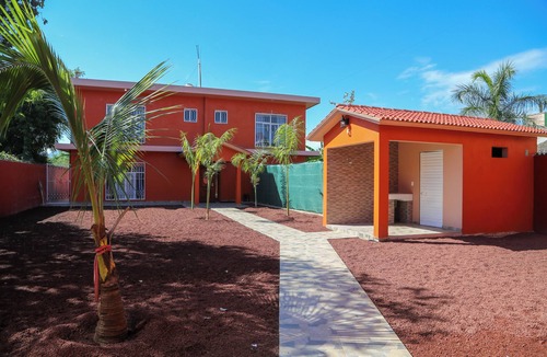 Ciudad Fernandez House | Casa Naranja - Casa de 5 Cuartos 6 baños de Lujo y Confort