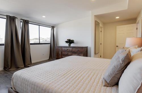 San Antonio de las Minas Villa | Casa Olmo with Jacuzzi, King Beds, AC, and TVs near Wineries