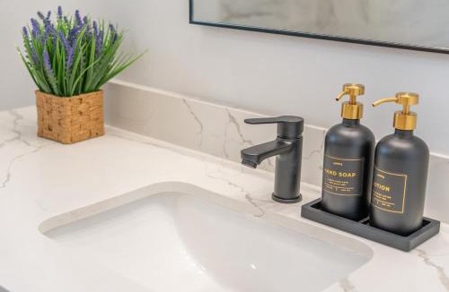 Pharr House | Casa Palma - Relax - Unwind - Feel at home