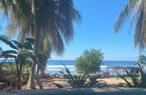 Troncones House | Casa Pelicanos is a private beachfront home with pool. Short walk to town.