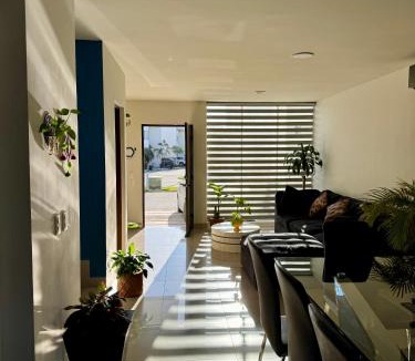 Parque Las Palmas House | Casa Residencial la Primavera