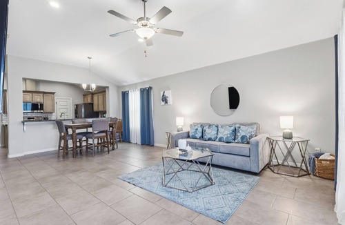 Mission House | Casa SolSky Spacious 4-bedroom house with AC in charming Mission