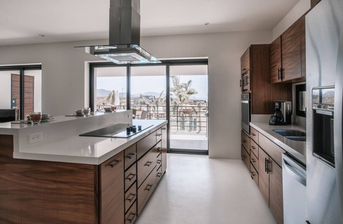 Cerritos Condo | Casa Surf, PS7