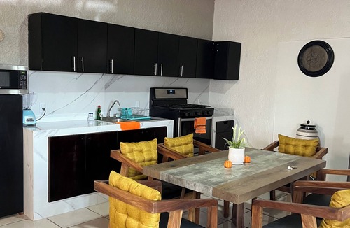 Tonala House | Casa Tonala 3 Rec. Wifi.A/c. FIFA 2026/GDL AirPort
