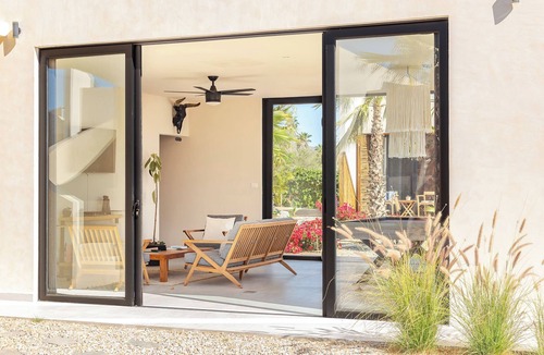 El Pescadero House | Casa Tove, a cosy Bungalow in El Pescadero with wifi, yoga deck and pool.