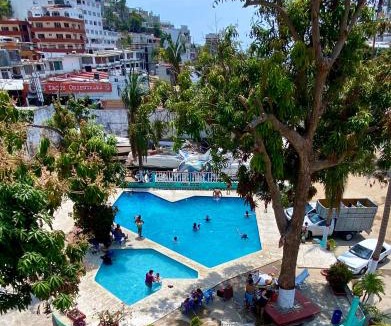 Las Playas Hotel | Casa Walton