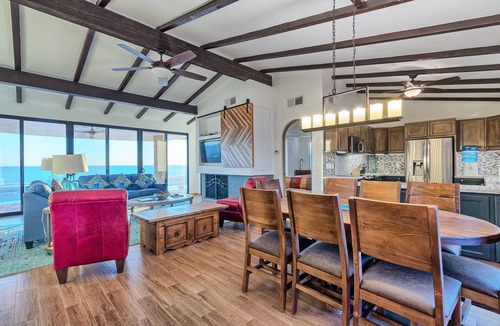 Las Conchas House | Casa Zillori – Beachfront Jacuzzi, Rocky Point