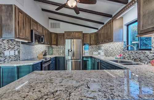 Las Conchas House | Casa Zillori – Beachfront Jacuzzi, Rocky Point