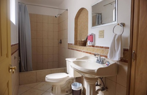 Loma Dorada House | |Casita Armonia| ☆ GATED ☆ PlentyOfPARKING ☆ 3minBEACH|