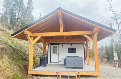 Cataldo House | Cataldo’s hidden 2 bedroom gem minutes from skiing and Coeur d’Alene