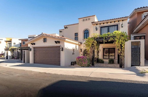 Los Cabos House | CCV - AMAZING & LUXURIOUS 4BR villa w/private pool, hot tub and access to Golf