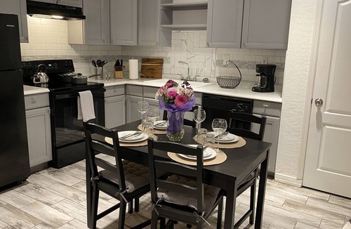 Governmental Mall House | Central Phoenix Oasis for Business Travelers - 1BR/1BA with Private Laundry
