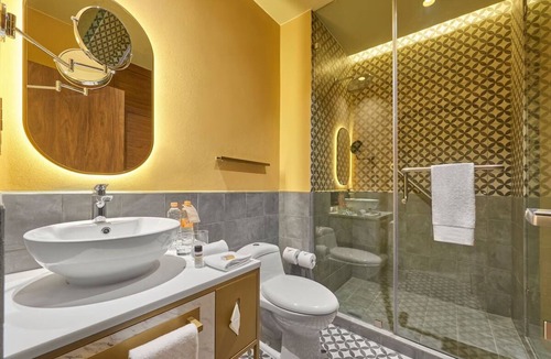 Centro Historico Hotel | Central San Luis Potosí Stay | Modern Comfort Near Plazas and Museums - 4 Units