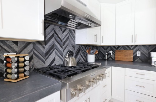 Catalina Vista House | Central Tucson Luxury - Minutes from U of A - Saltwater Pool - Sleeps 10