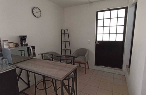 Guadalajara Apartment | Centrally located apartment with public transportation that takes you all over Guadalajara.