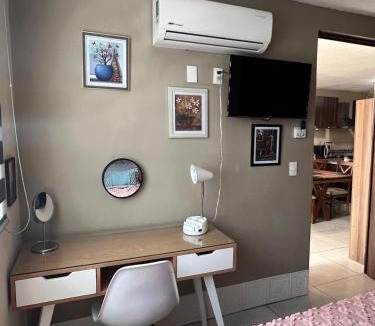 San Juan de Dios Apartment | Centrally located apartment with AC, parking and pool