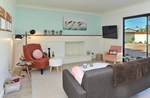 Peter Howell House | Centrally Located Mid-Century Modern, 30+ day, dog friendly, w/ plunge pool