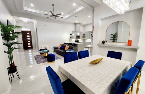 Edinburg House | Centrally located, spacious and beautiful home in Edinburg near main attractions