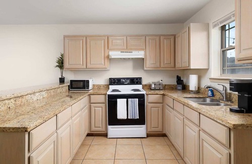 Pharr Apartment | Centric Apartment Exclusive Access 2 KING Beds
