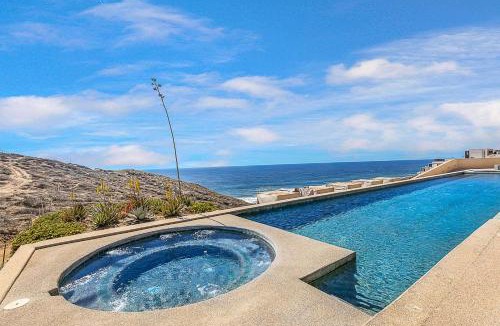 Cerritos Apartment | Cerritos Luxury Ocean Views & Resort Style Pool
