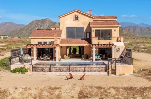Cerritos House | Château Cerritos | Luxe Oceanfront Home