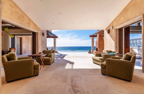 Cerritos House | Château Cerritos | Luxe Oceanfront Estate