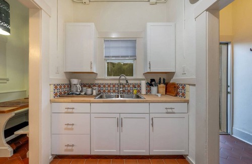 West University House | Charmer/Sleep 3/1 BR 1 BA/3 Blocks from U of A