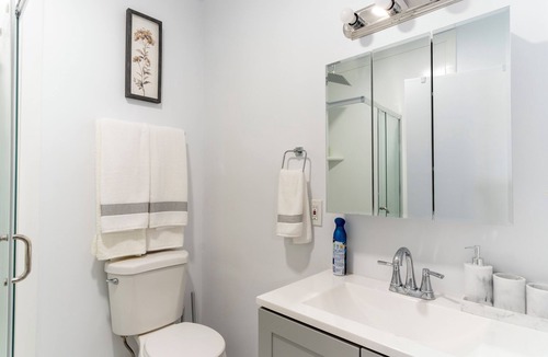 Santa Ana Heights Apartment | Charming 1-bedroom apartment with WiFi, AC in fabulous Seal Beach