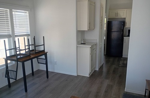 Ehrenberg Cottage | Charming 1-bedroom Park Model on the Colorado River