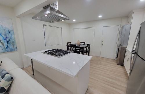 San Bernardino House | Charming 2-bedroom house with AC, WiFi in a great San Bernardino neighborhood