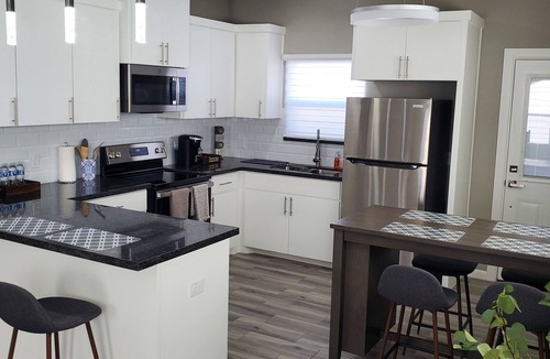 McAllen Apartment | Charming 2-bedroom, 2 bath apartment with AC, WiFi in wonderful McAllen