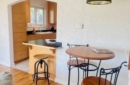 East Hope House | Charming 2-bedroom house with AC, WiFi in serene East Hope.