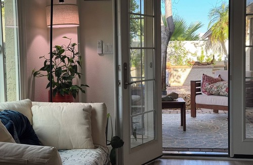 Deer Valley House | Charming 2-bedroom house + den, fenced backyard in N. Phoenix