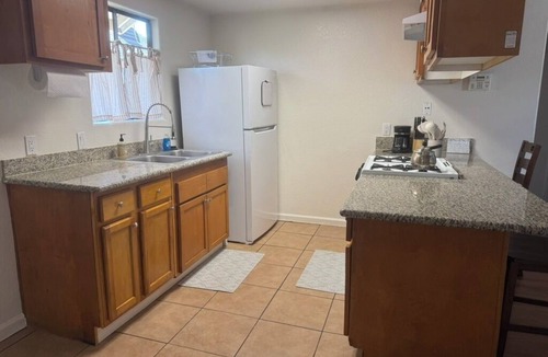 Bakersfield Apartment | Charming 2-bedroom upper apartment in a quiet Bakersfield neighborhood with AC