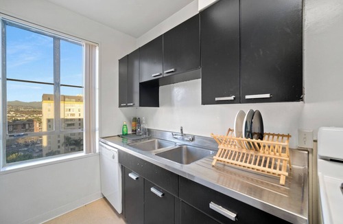 La Brea Apartment | Charming 2-bedroom/3beds apartment with WiFi, AC in lovely Los Angeles