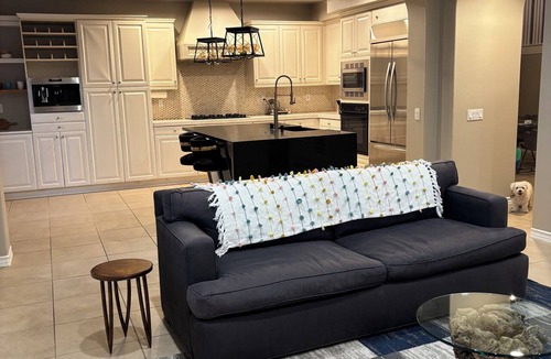 Valencia House | Charming 3-bedroom house in amazing Santa Clarita with AC